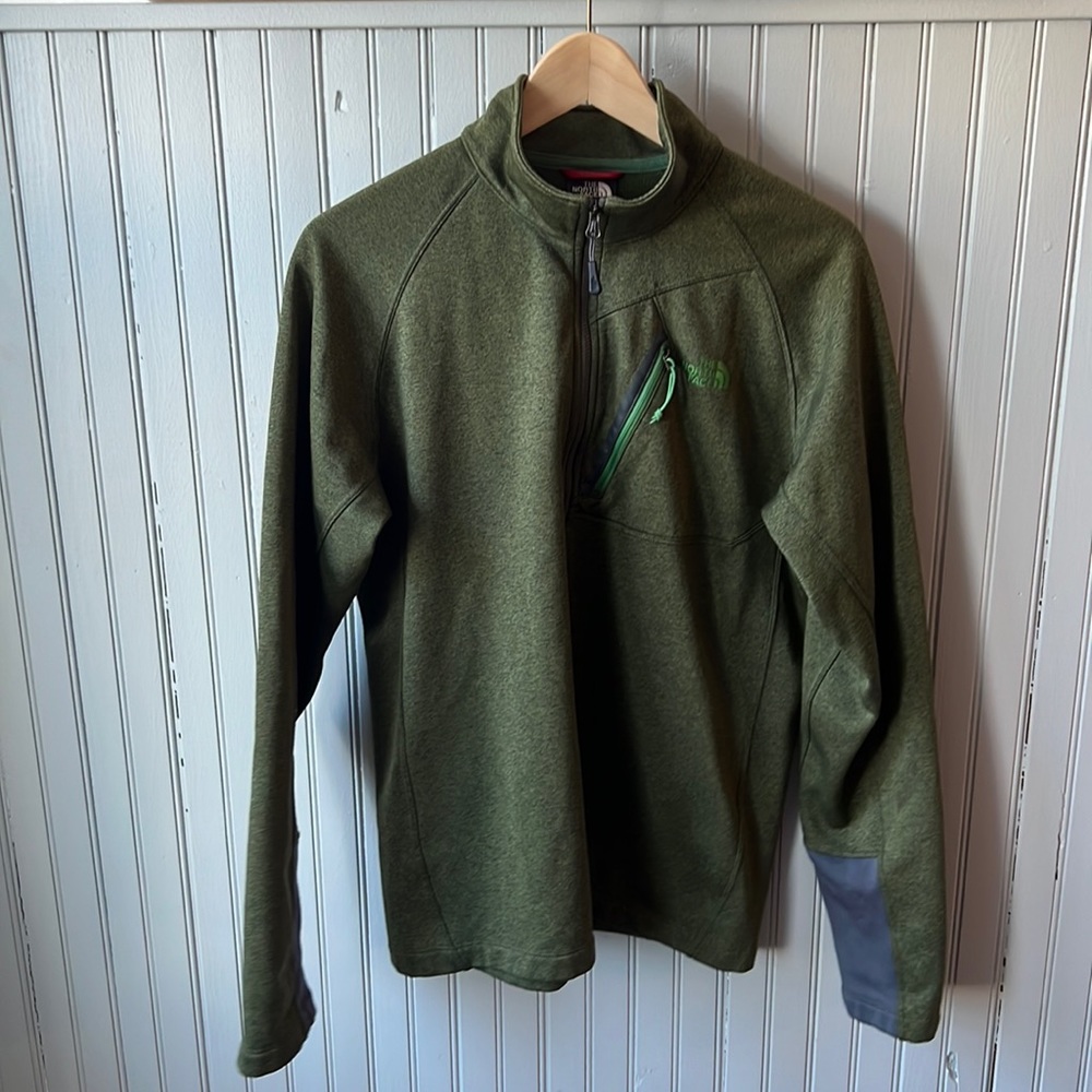 The North Face Men’s Quarter Zip Pullover Jacket Medium